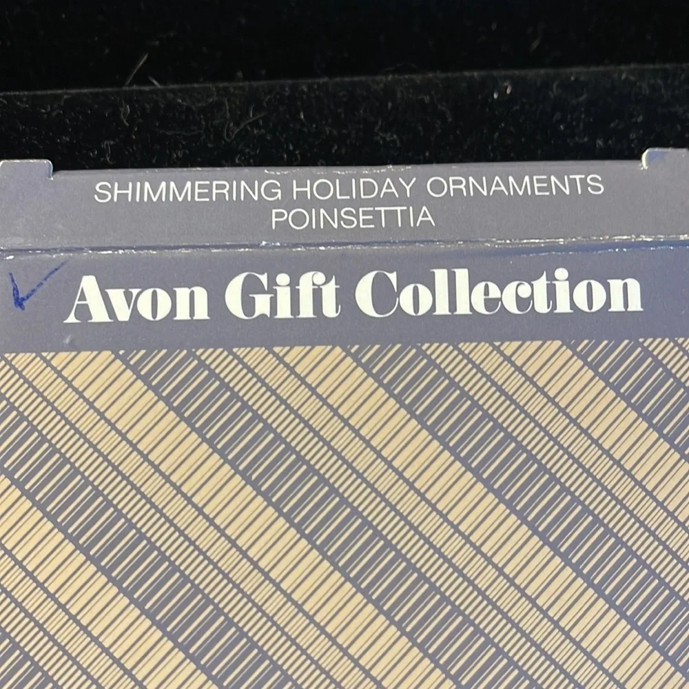 Avon Vintage Collectible Shimmering Poinsettia Christmas Ornament- Sequins